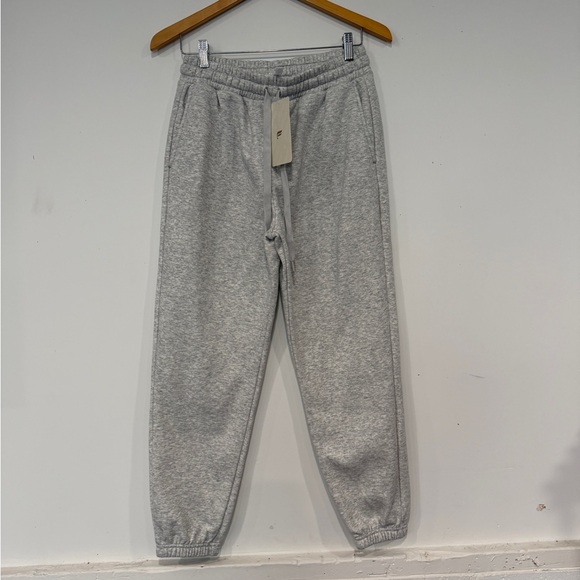 Fabletics Pants - Fabletics Light Gray Heather Go-To Sweatpant